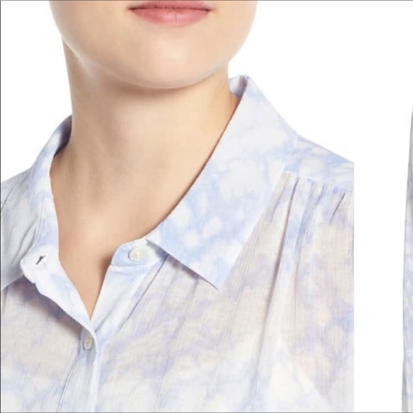 NWT Vince Camuto L sheer light blue/white blouse - Picture 3 of 10